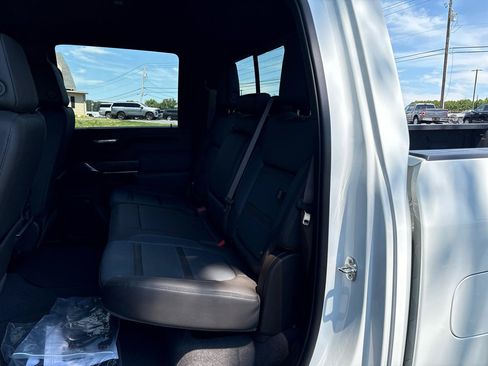 Used 2021 GMC Sierra 3500 Denali w/ Technology Package AWD/4WD image 10