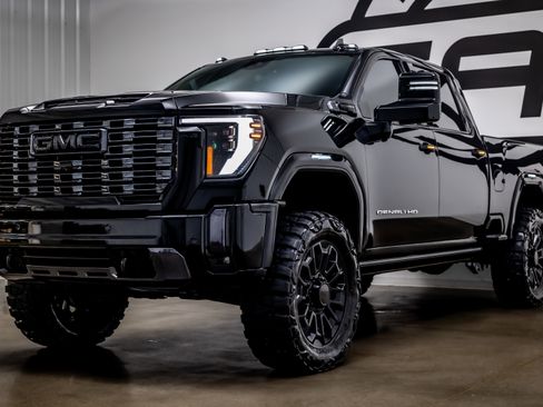 Used 2024 GMC Sierra 2500 Denali Ultimate AWD/4WD image 36