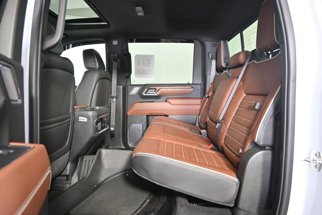 Used 2025 GMC Sierra 3500 Denali Ultimate AWD/4WD image 18