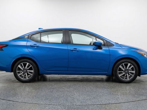 Used 2025 Nissan Versa SV image 11