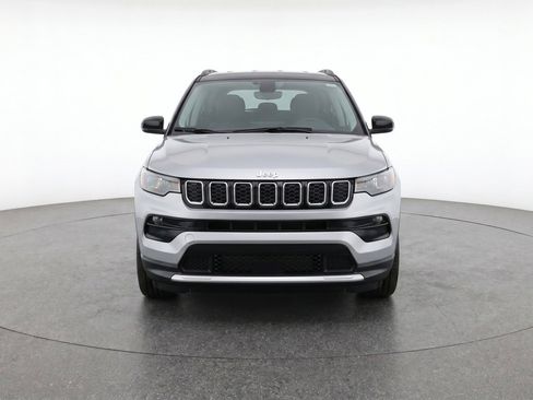 Used 2025 Jeep Compass Limited AWD/4WD image 2