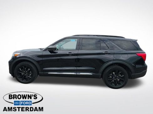 Used 2022 Ford Explorer XLT w/ Equipment Group 202A AWD/4WD image 5