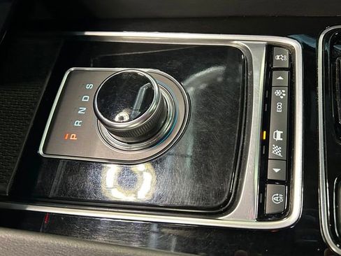 Used 2020 Jaguar F-PACE Checkered Flag image 36