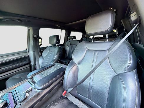 Used 2023 Jeep Wagoneer Series II w/ Premium Group I image 22