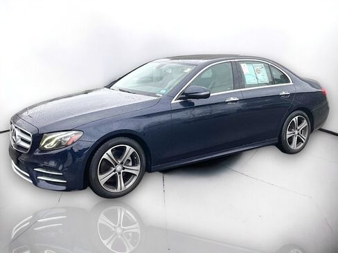 Used 2019 Mercedes-Benz E 300 4MATIC image 2