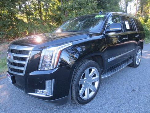 Used 2015 Cadillac Escalade Luxury image 1