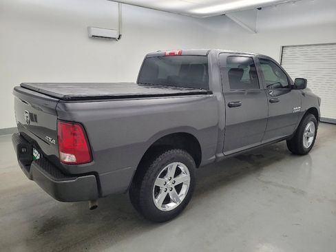 Used 2017 RAM 1500 Express w/ Express Value Package AWD/4WD image 10