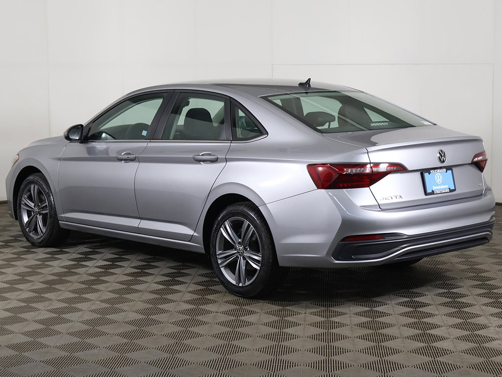 Used 2023 Volkswagen Jetta SE FWD image 8