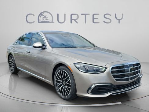 Certified 2023 Mercedes-Benz S 580 4MATIC Sedan image 4