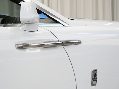 Used 2016 Rolls-Royce Wraith image 50