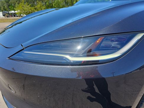 Used 2024 Tesla Model 3 Standard Range image 32