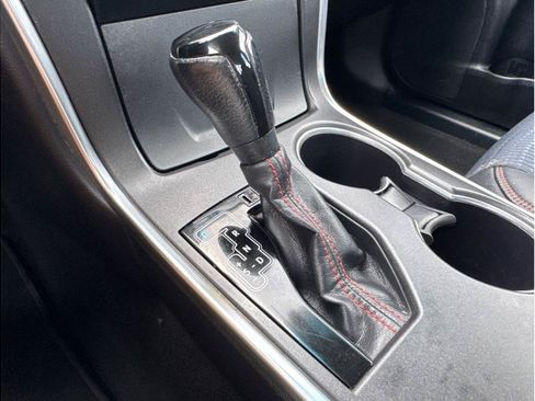 Used 2015 Toyota Camry SE w/ Protection Package FWD image 19