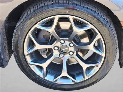 Used 2017 Chrysler 300 S w/ 300S Premium Group RWD image 26
