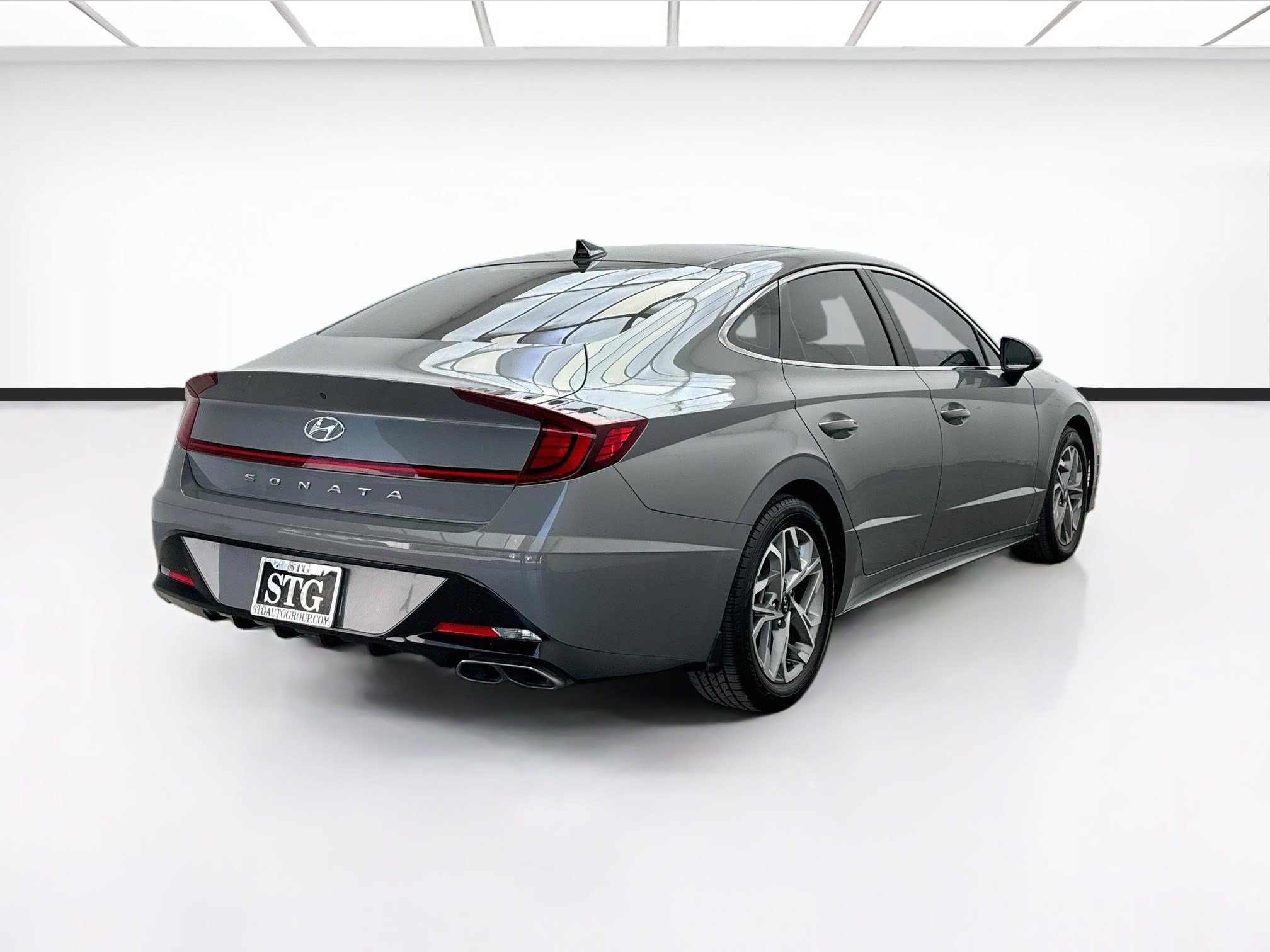 Used 2022 Hyundai Sonata SEL w/ Convenience Package FWD image 4