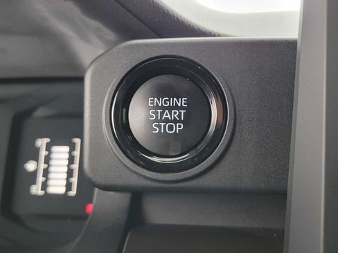 Used 2023 Nissan Rogue SV FWD image 93