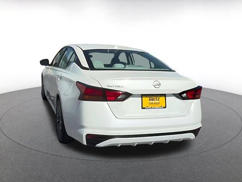 Used 2025 Nissan Altima 2.5 SV FWD image 14