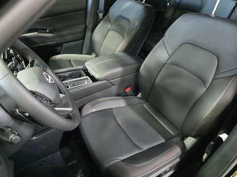 New 2026 Nissan Pathfinder SL image 15