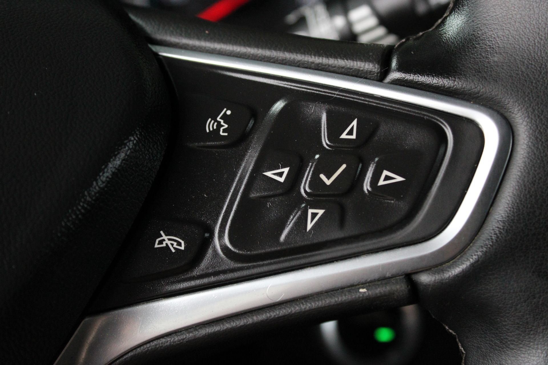 Used 2023 Chevrolet Equinox LT AWD/4WD image 18