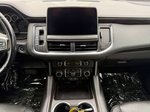 Used 2021 Chevrolet Suburban Z71 image 3