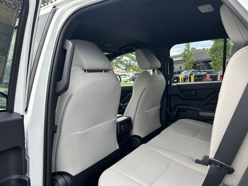 Used 2025 Toyota 4Runner SR5 AWD/4WD image 19
