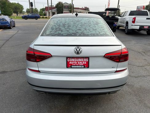 Used 2018 Volkswagen Passat GT FWD image 24
