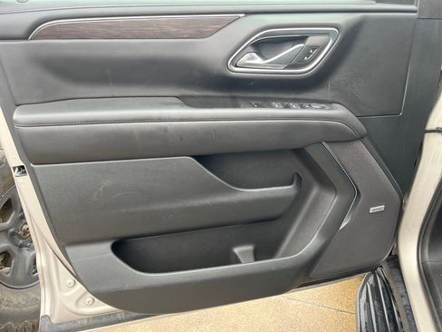 Used 2024 Chevrolet Suburban LT image 11