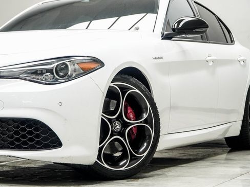 Used 2023 Alfa Romeo Giulia Veloce image 3