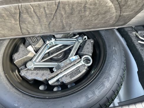 Used 2025 Subaru Crosstrek 2.0i Premium image 18