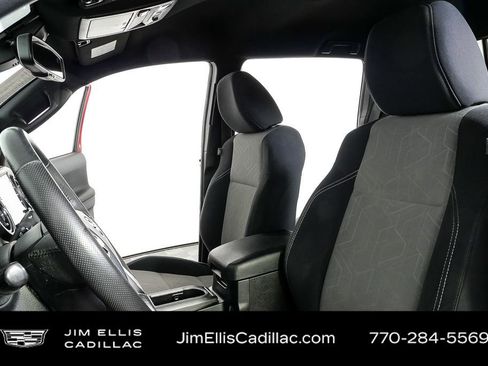 Used 2020 Toyota Tacoma TRD Sport image 6