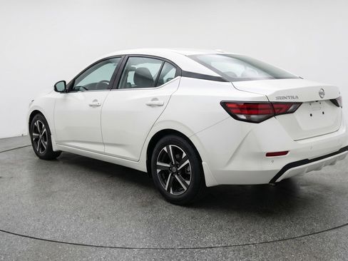 Used 2025 Nissan Sentra SV image 6
