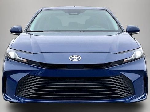 Used 2025 Toyota Camry LE image 3
