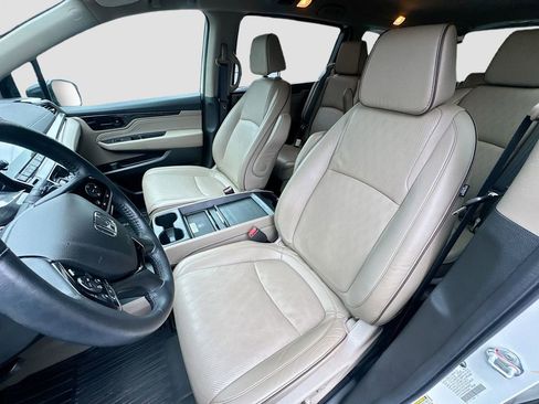 Used 2023 Honda Odyssey Elite image 17