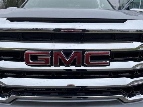 Used 2022 GMC Sierra 1500 SLE image 30