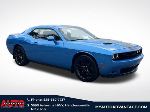 Used 2016 Dodge Challenger R/T w/ Blacktop Package image 5