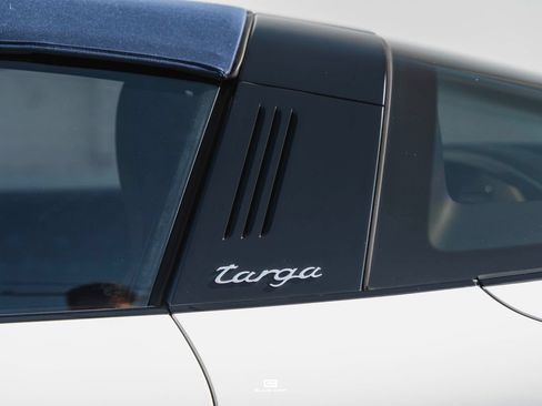 Used 2019 Porsche 911 Targa 4 AWD/4WD image 17