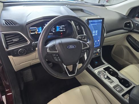 Used 2022 Ford Edge Titanium AWD/4WD image 16