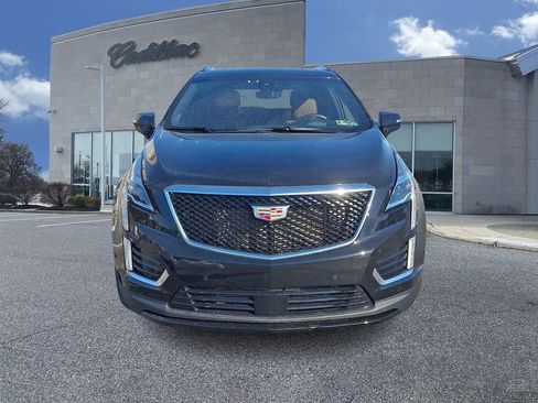 Certified 2025 Cadillac XT5 Sportv w/ Technology Package image 2