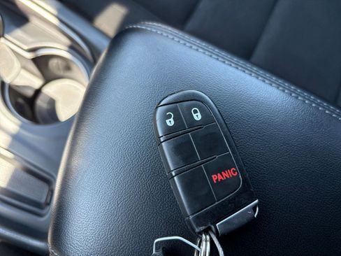 Used 2024 Dodge Durango SXT image 18