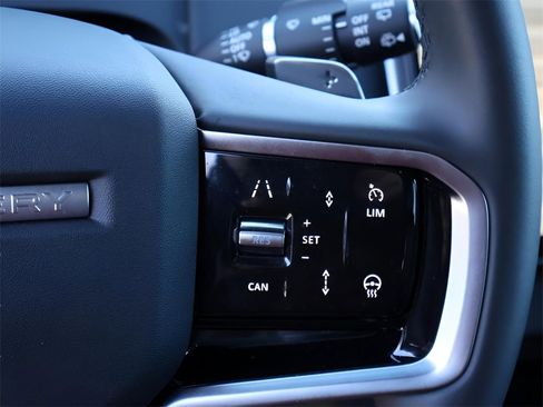 Certified 2025 Land Rover Discovery Sport Dynamic SE image 33