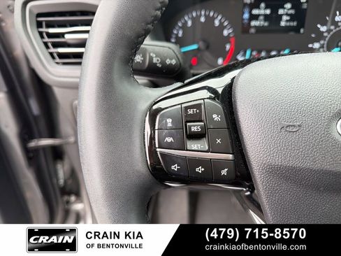 Used 2022 Ford Escape SEL image 17