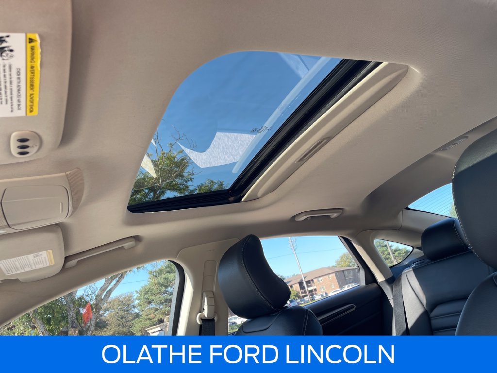 Used 2019 Ford Fusion SEL FWD image 17