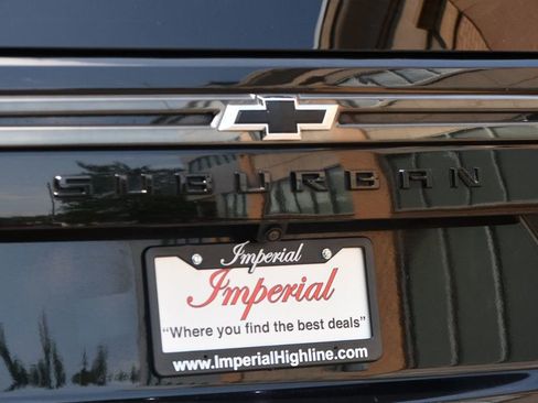 Used 2022 Chevrolet Suburban RST w/ Sport Performance Package image 13