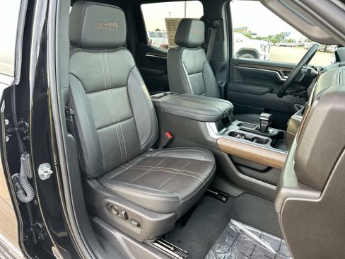 Used 2025 Chevrolet Silverado 1500 High Country AWD/4WD image 25