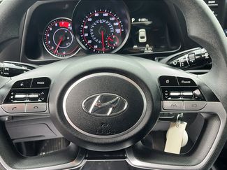 Used 2023 Hyundai Elantra SE video 1