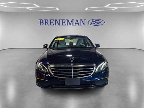 Used 2018 Mercedes-Benz E 300 4MATIC image 2