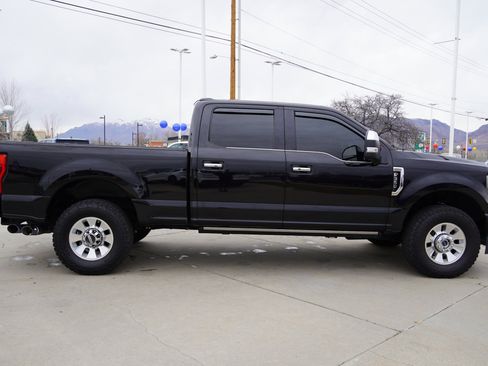 Used 2022 Ford F350 Platinum image 9