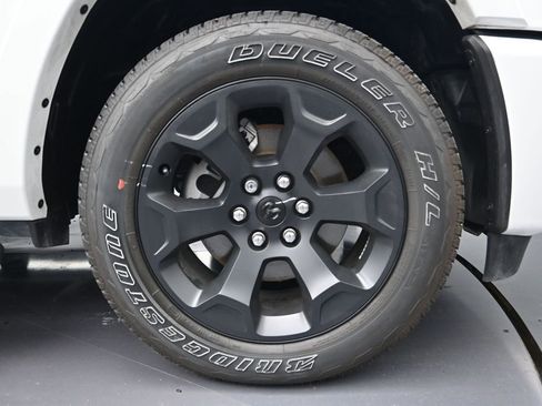 Used 2025 RAM 1500 Big Horn RWD image 9