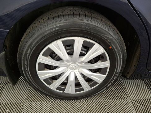Used 2021 Toyota Camry LE FWD image 26