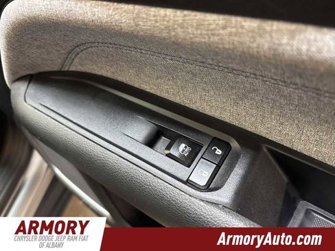 Used 2024 Jeep Compass Latitude image 36