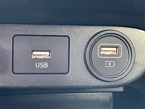 Used 2021 Hyundai Elantra Limited w/ Preferred Accessory Package image 20